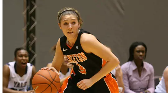 Women?s Basketball Employs Second Half Surge to Drop Yale 72-47
