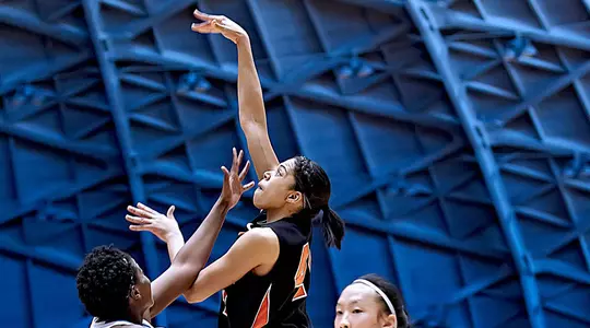 Women's Basketball Completes Perfect Ivy Season, Defeats Penn 79-42