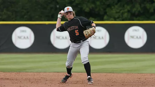Baseball Picks Up First Win of 2013, Splits Doubleheader at Stetson