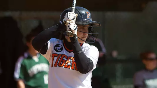 Softball Splits with Penn in Ivy South Opener