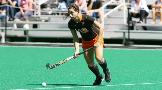 No. 2 Field Hockey Dominates Delaware, 10-2
