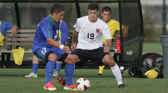 Men's Soccer Heads to No. 22 St. John's in Tuesday Night Battle
