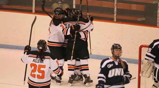 Women's Hockey Scores Three in Three Minutes for 3-1 Win Over UNH