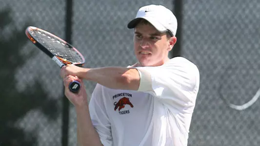 Men's Tennis Runs Win Streak to Six, Defeats St. John's 5-2