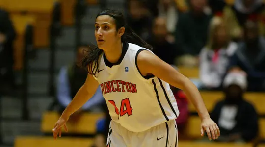 Women's Basketball Wins 30th Consecutive Ivy Game, Defeats Dartmouth 77-65