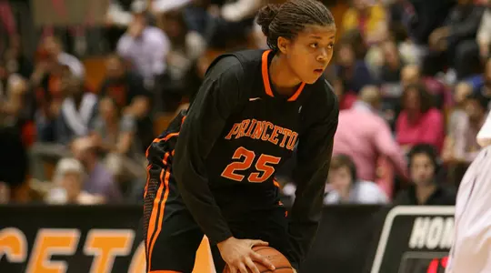 Women's Basketball Sets New Ivy Win Streak Record in 59-34 Win vs. Cornell