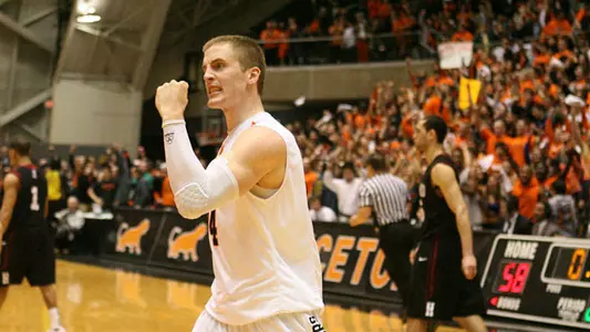 In Must-Win Game, Men's Hoops Outlasts Harvard 58-53