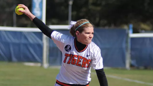 SIU-Edwardsville Tops Softball 3-1 in Tournament Finale