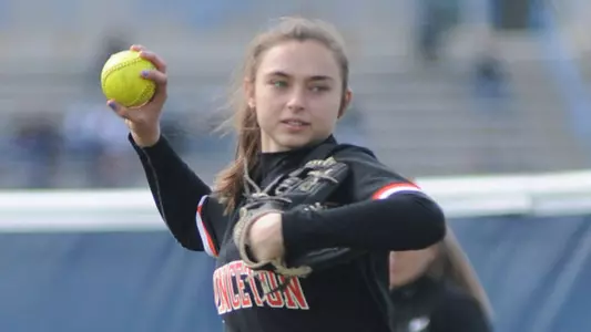 Softball Hits Three Home Runs in Twinbill Sweep of Rider