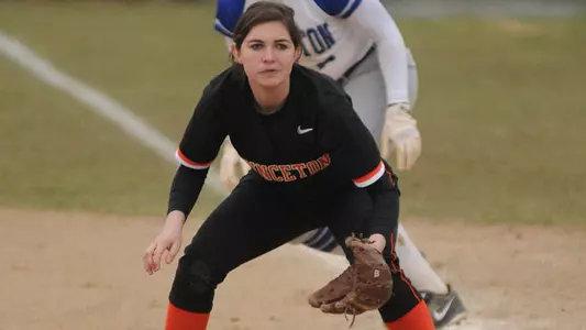 Softball Rallies to Beat Rutgers