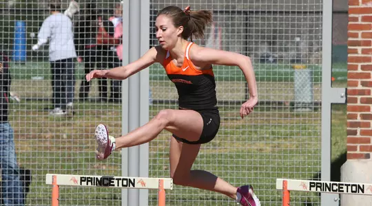 Women's Track & Field Wins 13 Events and Team Title at Disney Invitational