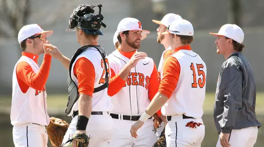 Third Inning Rally Lifts Seton Hall Past Tigers, Fall 5-0