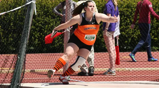 Rowe Throws PR in Hammer as Women's Throwers Compete at Monmouth