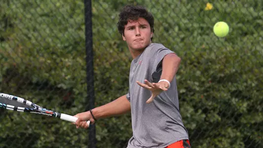Men's Tennis Battles to Near Draw with Arkansas, Penn State