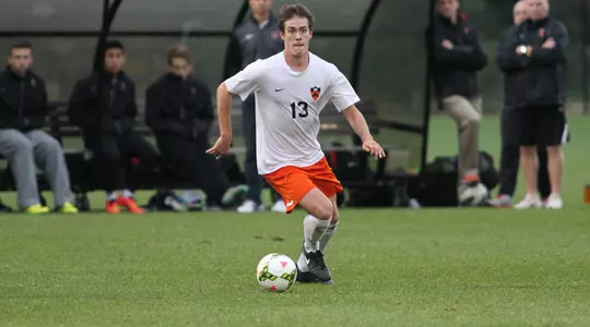 Men's Soccer Beats Penn 3-2 to Remain Atop Ivy