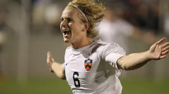 Princeton Extends Unbeaten Streak with 3-2 Win Over Harvard