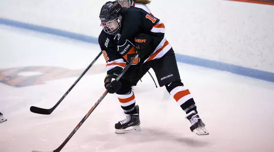 No. 10 Women's Hockey Hosts Cornell/Colgate in Home Opener