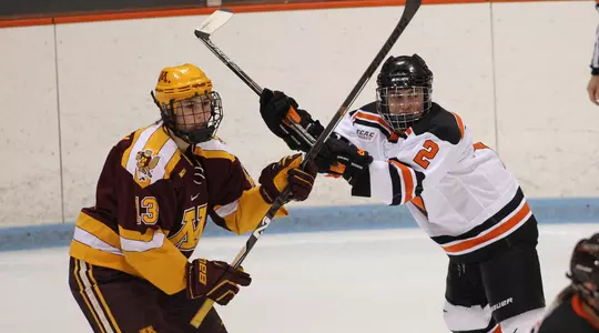 Women's Hockey Falls 5-2 to No. 2 Minnesota