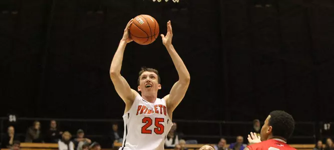 Men's Basketball Rallies Past Stony Brook