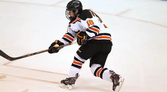 Lloyd Scores Twice as Women's Hockey Falls 4-3 at RPI