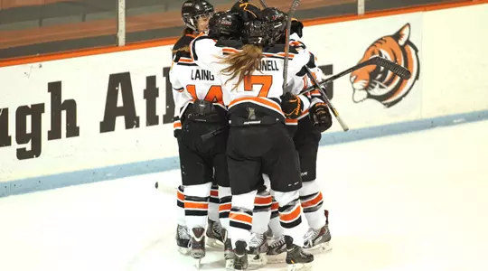 Women's Hockey Opens 2014-15 Season at Penn State