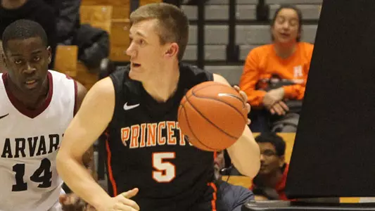 Men's Basketball Holds Off Brown Rally to Sweep Final Home Ivy Weekend