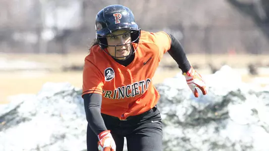 Softball Gets Split at Pacific as Spring Trip Continues