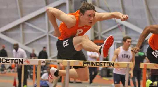 Men's Track & Field Finishes First Day at Sykes & Sabock Challenge Cup