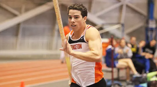 Bragg, Akosa Set Records as Men's Track & Field Wraps Up at Sykes & Sabock