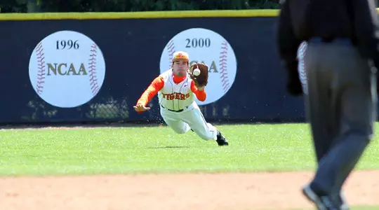 Five-Run Rally Earns Split For Baseball During Doubleheader v. Harvard