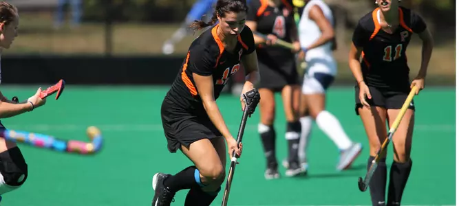 Field Hockey Comes Up Short Against No. 5 UConn, 4-3
