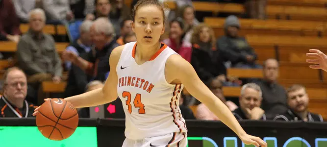 Miller Posts Double-Double as Women's Basketball Pulls Away From Hampton