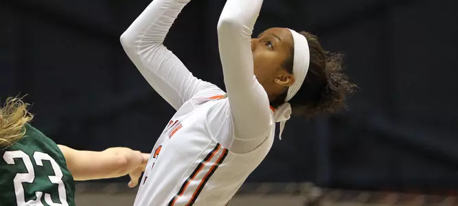 No. 22 Women's Basketball Escapes With 75-63 Victory Over Hampton