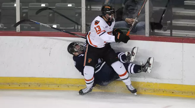 Robinson Scores, Phinney Stops 41 as Men's Hockey Opens Season