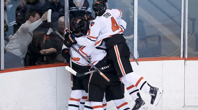 Siiro Scores Game Winner as Men's Hockey Defeats No. 10 Yale 4-2