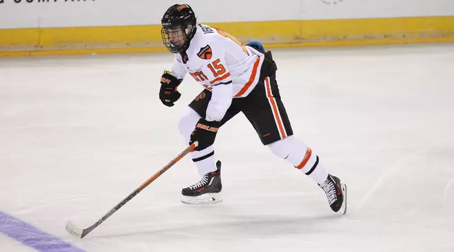 V?ronneau Scores Twice as Men's Hockey Opens League Play at Cornell