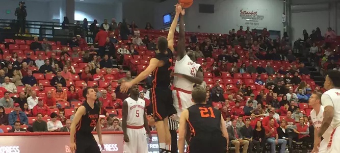 Stony Brook Deals Men's Basketball Season's First Defeat, 91-77