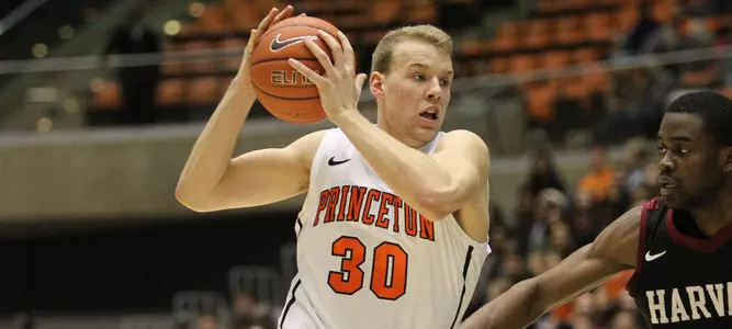 Men's Basketball's Hans Brase to Miss Season Due to Injury