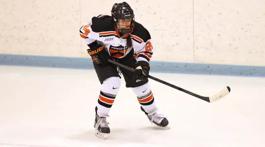 McKenna Scores Winner as Women's Hockey Defeats Yale 4-3