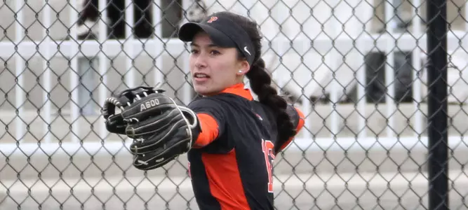 Softball Ends First Weekend With Win Over South Dakota State