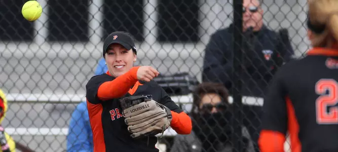 Softball Falls in Saturday Twinbill in Texas