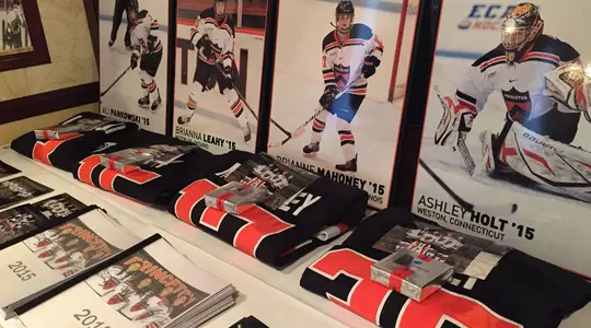 Women's Hockey Holds Year-End Banquet