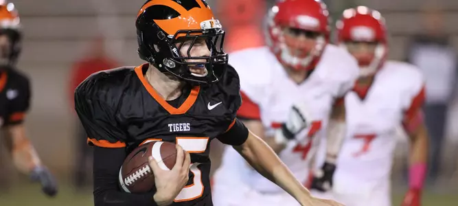 Cowden Throws Three Touchdowns in Sprint Football Loss to Cornell
