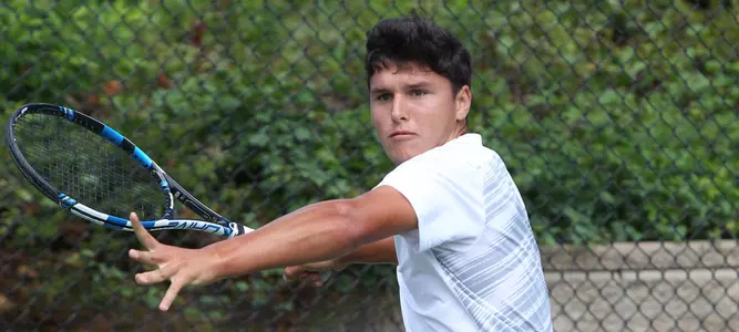 Vives, Doubles Pair Advance to Monday at USTA/ITA Regional