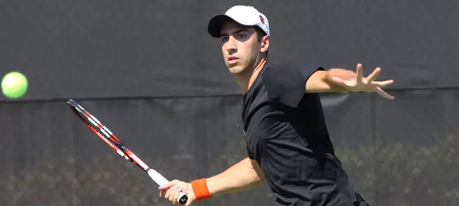 Men's Tennis Wraps First Day at Farnsworth Invitational