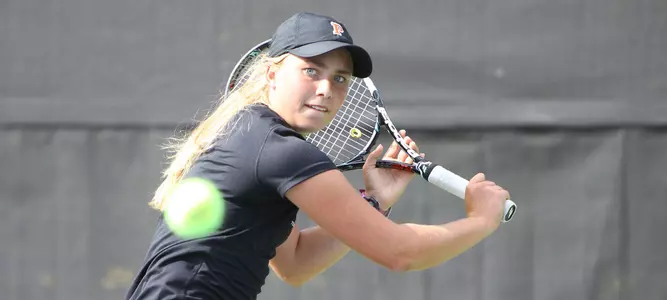 Women's Tennis Has Successful First Day at Cissie Leary Invitational