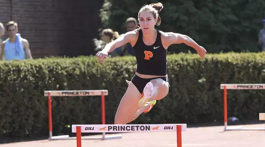 Four Takes Take First in Final Day of Bulls Invite