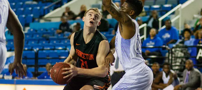 Men's Basketball Rolls Past Hampton, 89-59