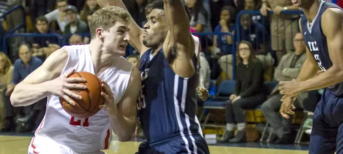 Men's Hoops' Comeback Falls Short at Yale, 79-75
