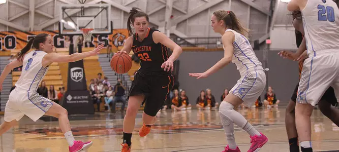 Women's Hoops Looks to Extend Winning Streak At Columbia, Cornell